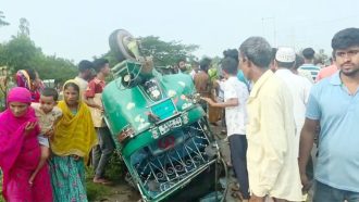 সিলেট-ঢাকা মহাসড়কে ত্রিমুখী সংঘর্ষে প্রাণ গেল ৪ জনের