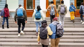 যুক্তরাষ্ট্রে ৬ হাজারের বেশি বিদেশি শিক্ষার্থীর ভিসা বাতিল