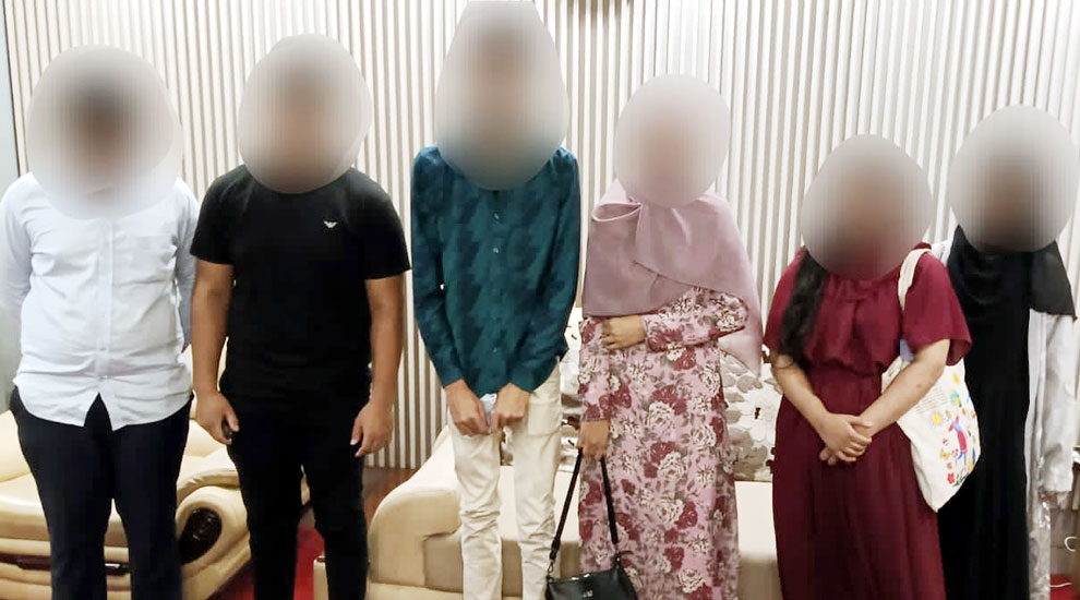 মিরাবাজারে ‘গ্র্যাণ্ড মাফি’ থেকে ৬ তরুণ-তরুণী আটক