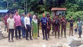 সিলেটে ২০ হাজার ঘনফুট পাথর উদ্ধার: রাংপানিতে পুণঃস্থাপন