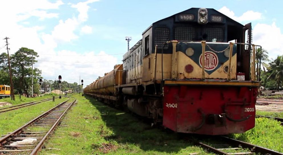 হবিগঞ্জে যুবককে ট্রেন থেকে ফেলে দিল দুর্বৃত্তরা