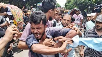 রিকশাচালক গ্রেফতারে ধানমন্ডি থানার ওসিকে তলব