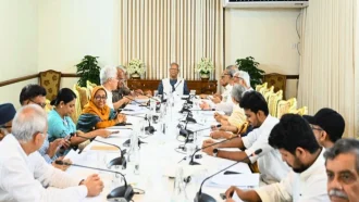 আট উপদেষ্টার বিরুদ্ধে ‘দুর্নীতির’ অভিযোগ নিয়ে তোলপাড়, এখন কী হবে