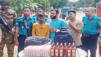 সিলেটে মদ ও কসমেটিক্সসহ আটক ৩