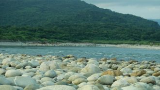 পাথর ফেরতে ডিসির দেয়া সময় শেষ হচ্ছে আজ