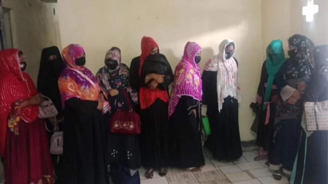 আবাসিক হোটেল অভিযানে আটক ১৩