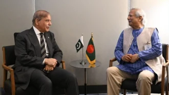 নিউইয়র্কে প্রধান উপদেষ্টার সঙ্গে পাকিস্তানের প্রধানমন্ত্রীর বৈঠক