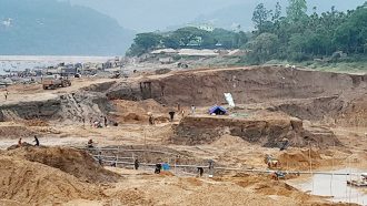 সিলেটে অবৈধ বালু উত্তোলন, ১৪ জন কারাগারে