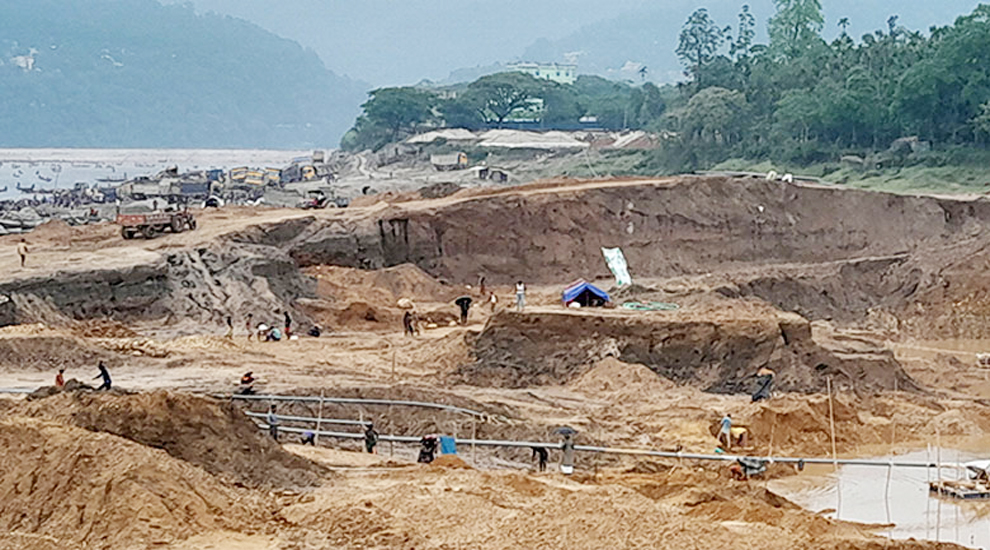 সিলেটে অবৈধ বালু উত্তোলন, ১৪ জন কারাগারে
