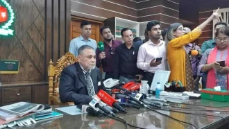 কোনো ব্লেম নিতে রাজি নই, শেষ পর্যন্ত যুদ্ধ করবো: সিইসি