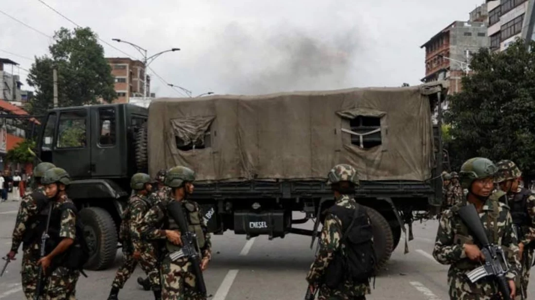 নেপালের নিরাপত্তার নিয়ন্ত্রণ নিলো সেনাবাহিনী