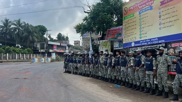 থমথমে খাগড়াছড়ি, ১৪৪ ধারার মধ্যেই চলছে সড়ক অবরোধ