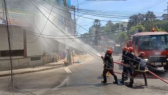সিলেটে বিদ্যুতের খুঁটিতে আগুন
