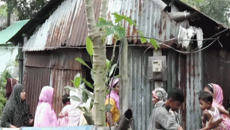 স্বামীর দেওয়া আগুনে স্ত্রী-সন্তানসহ দগ্ধ ৫