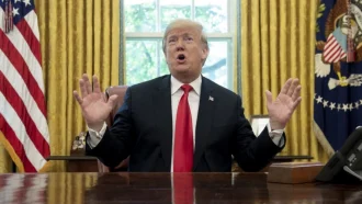 ইসরায়েলকে গাজায় বোমাবর্ষণ বন্ধের আহ্বান ট্রাম্পের