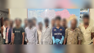 সিলেটে হঠাৎ হানা দিয়ে ১৫ জনকে ধরলো গোয়েন্দারা