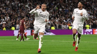 ভিয়ারিয়ালকে হারিয়ে শীর্ষে ফিরলো রিয়াল মাদ্রিদ