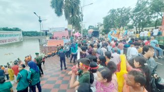 সিলেটে মুখরিত সুরমার তীর, চলছে বিসর্জন