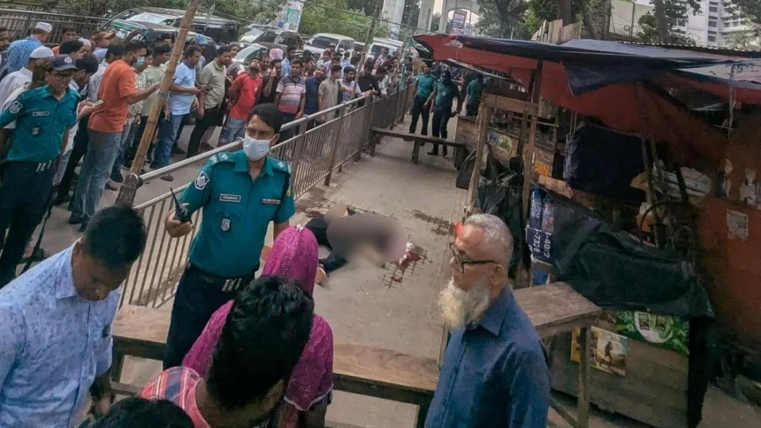 মেট্রোরেলের পিলারের বিয়ারিং স্প্রিং ছিটকে পড়ে পথচারীর মৃত্যু, ট্রেন চলাচল বন্ধ