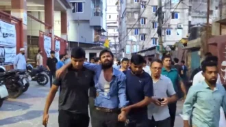 চট্টগ্রামে ছাত্রলীগ নেতাকে পিটিয়ে পুলিশে সোপর্দ