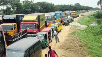 সিলেট-ঢাকা মহাসড়কে দীর্ঘ যানজট
