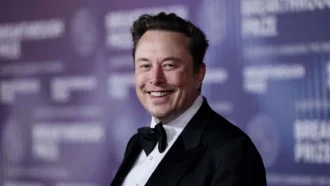 বিশ্বের প্রথম হাফ-ট্রিলিয়নিয়ার হলেন ইলন মাস্ক, সম্পদ ছাড়াল ৫০০ বিলিয়ন