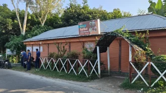 কিশোরীকে তুলে রেস্তোরাঁয় নিয়ে ধর্ষণ, চিৎকার আড়াল করতে সাউন্ডবক্সে চলে গান