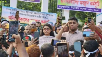 শিক্ষকদের আন্দোলন চালিয়ে যাওয়ার পরামর্শ হাসনাত ও জারার