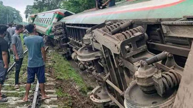 আড়াই ঘন্টা পর সিলেটের রেল যোগাযোগ স্বাভাবিক