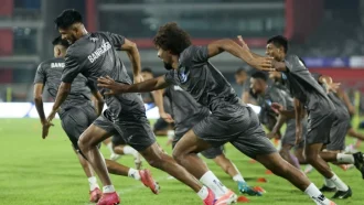 হামজা চৌধুরীর দিকে তাকিয়ে বাংলাদেশ