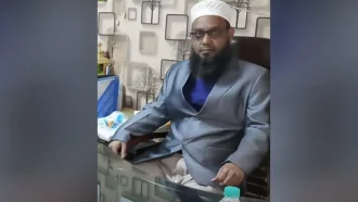 ডিপ ফ্রিজ থেকে গৃহবধূর মরদেহ উদ্ধারের ঘটনায় স্বামী গ্রেপ্তার