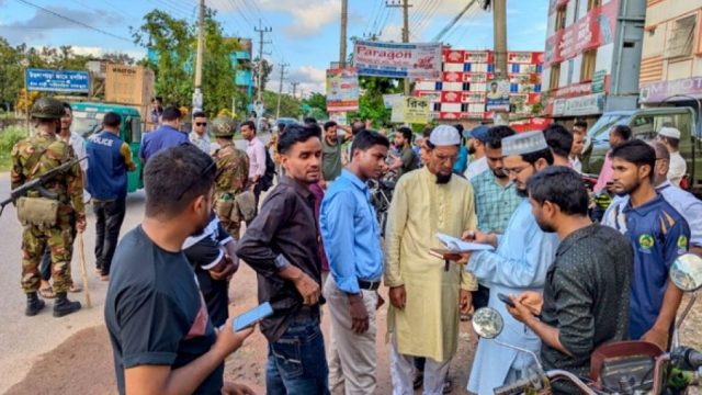কুলাউড়ায় ১২ মোটরসাইকেল চালক গুনলেন জরিমানা