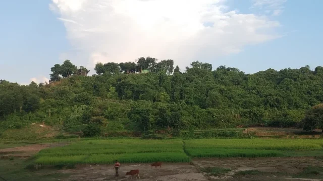 সীমান্তে উত্তেজনা, তিন সশস্ত্র গোষ্ঠীর সংঘর্ষে আতঙ্কে সীমান্তবাসী