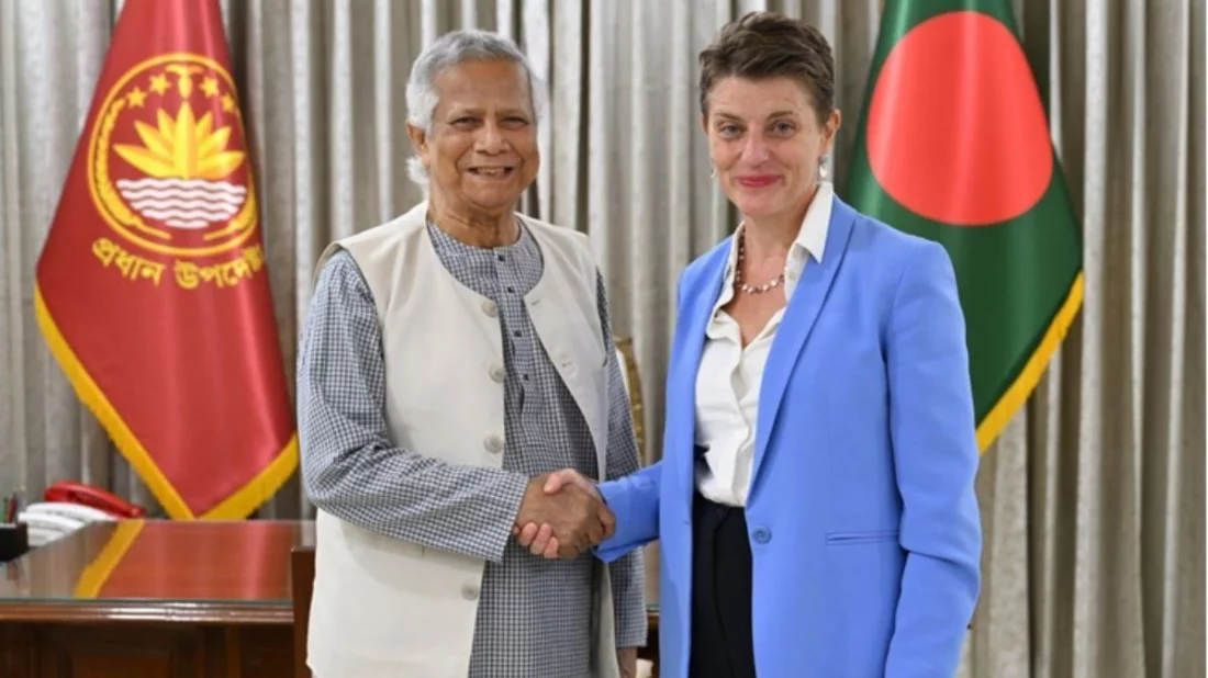 প্রধান উপদেষ্টার সঙ্গে গোয়েন লুইসের বিদায়ী সাক্ষাৎ