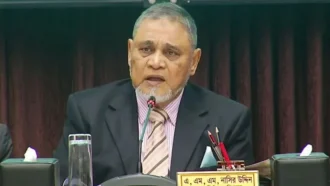 ১০ লাখ সরকারি চাকরিজীবীর ভোটের ব্যবস্থা করা হচ্ছে: সিইসি