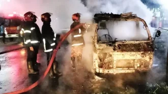 কিশোরগঞ্জ সিভিল সার্জন কার্যালয়ের সামনে অ্যাম্বুলেন্সে দুর্বৃত্তদের আগুন