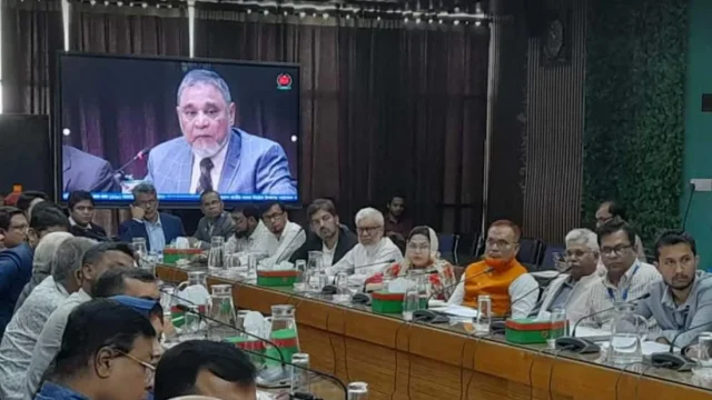 পর্যবেক্ষকদের চোখ দুষ্টু হলে নির্বাচন সুষ্ঠু হবে না: সিইসি