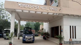 দুই শিশুর গলাকাটা লাশের পাশে ঝুলছিল মায়ের মরদেহ