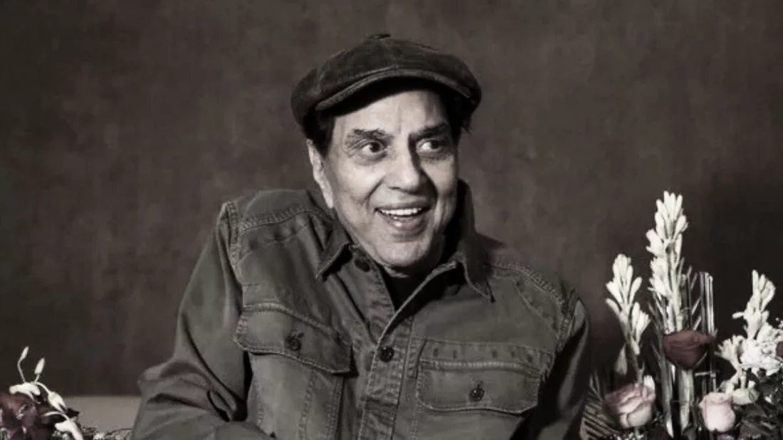 বলিউডের কিংবদন্তি অভিনেতা ধর্মেন্দ্র মারা গেছেন