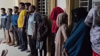 বেনাপোল সীমান্ত দিয়ে ১৫ বাংলাদেশিকে হস্তান্তর করল বিএসএফ