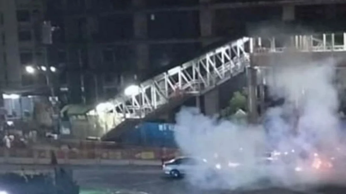 রাতভর রাজধানী ও দেশের বিভিন্ন পয়েন্টে ককটেল বিস্ফোরণ-বাসে আগুন