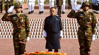 স্মৃতিসৌধে শ্রদ্ধা নিবেদন ভুটানের প্রধানমন্ত্রীর