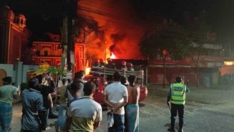 সিলেটে একসঙ্গে পুড়লো ৯ গাড়ি