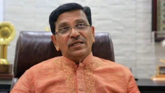 হানিফসহ ৪ জনের বিচার শুরু, গ্রেপ্তারি পরোয়ানা জারি