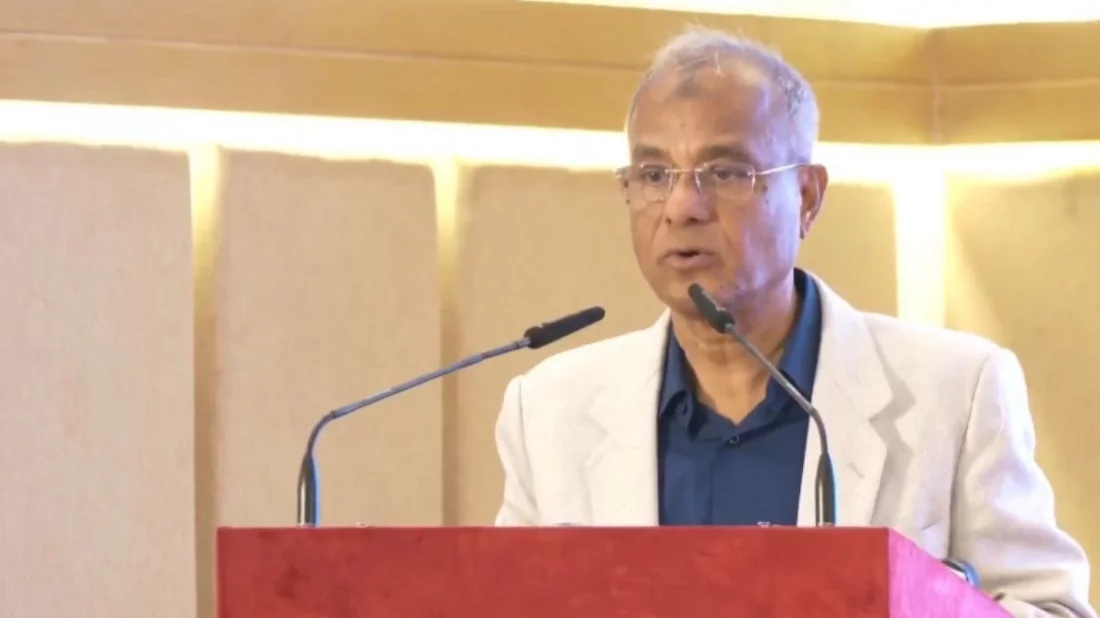 অপরাধীরা যাতে সীমান্ত দিয়ে পালাতে না পারে: বিজিবিকে স্বরাষ্ট্র উপদেষ্টা