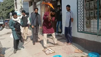 লাঙল দিয়ে ভাঙা হলো জাতীয় পার্টির অফিস