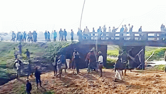 জগন্নাথপুরে দুই গ্রামবাসীর সংঘর্ষ, আহত ৩০