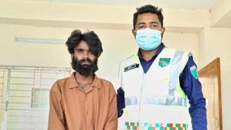 সিলেটের জৈন্তাপুর বাসে অভিযান, যুবককে ধরলো পুলিশ