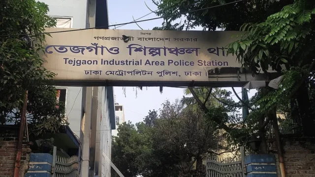 তেজগাঁওয়ে পৃথক সড়ক দুর্ঘটনায় বাবা-মেয়েসহ তিনজন নিহত