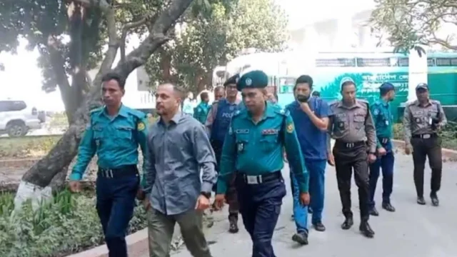 রামপুরায় ২৮ হত্যা: কড়া নিরাপত্তায় ট্রাইব্যুনালে দুই সেনা কর্মকর্তা